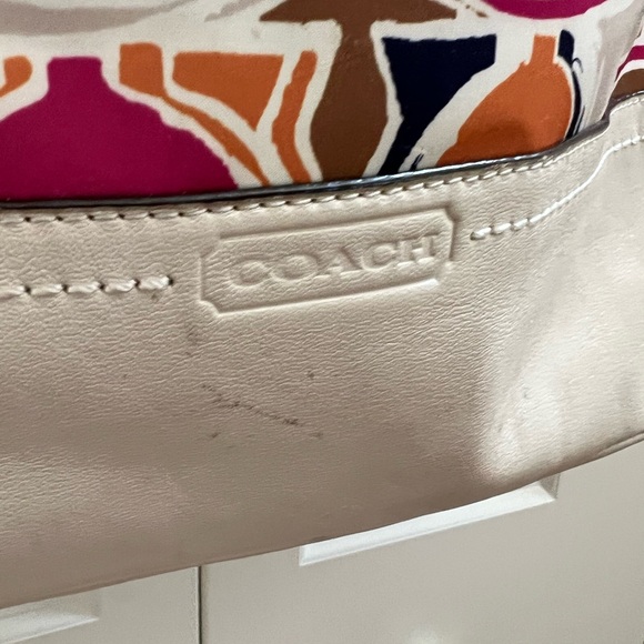 Coach Multicolor Signature Shoulder Bag - Picture 7 of 14
